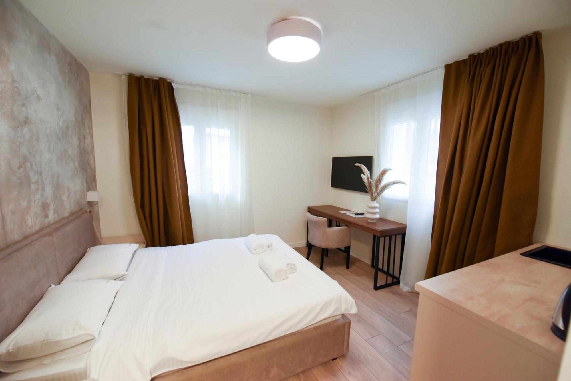 Hotel Iva Old Town 4*
