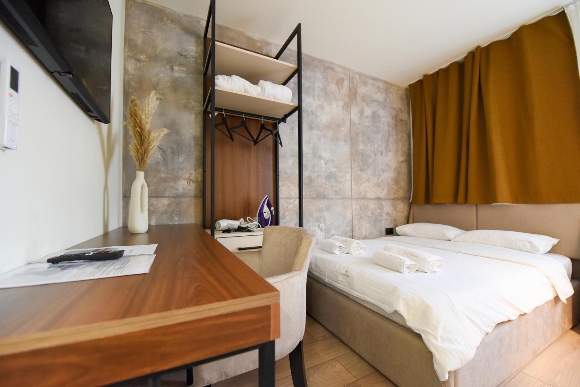 Iva Old Town Hotel 4*