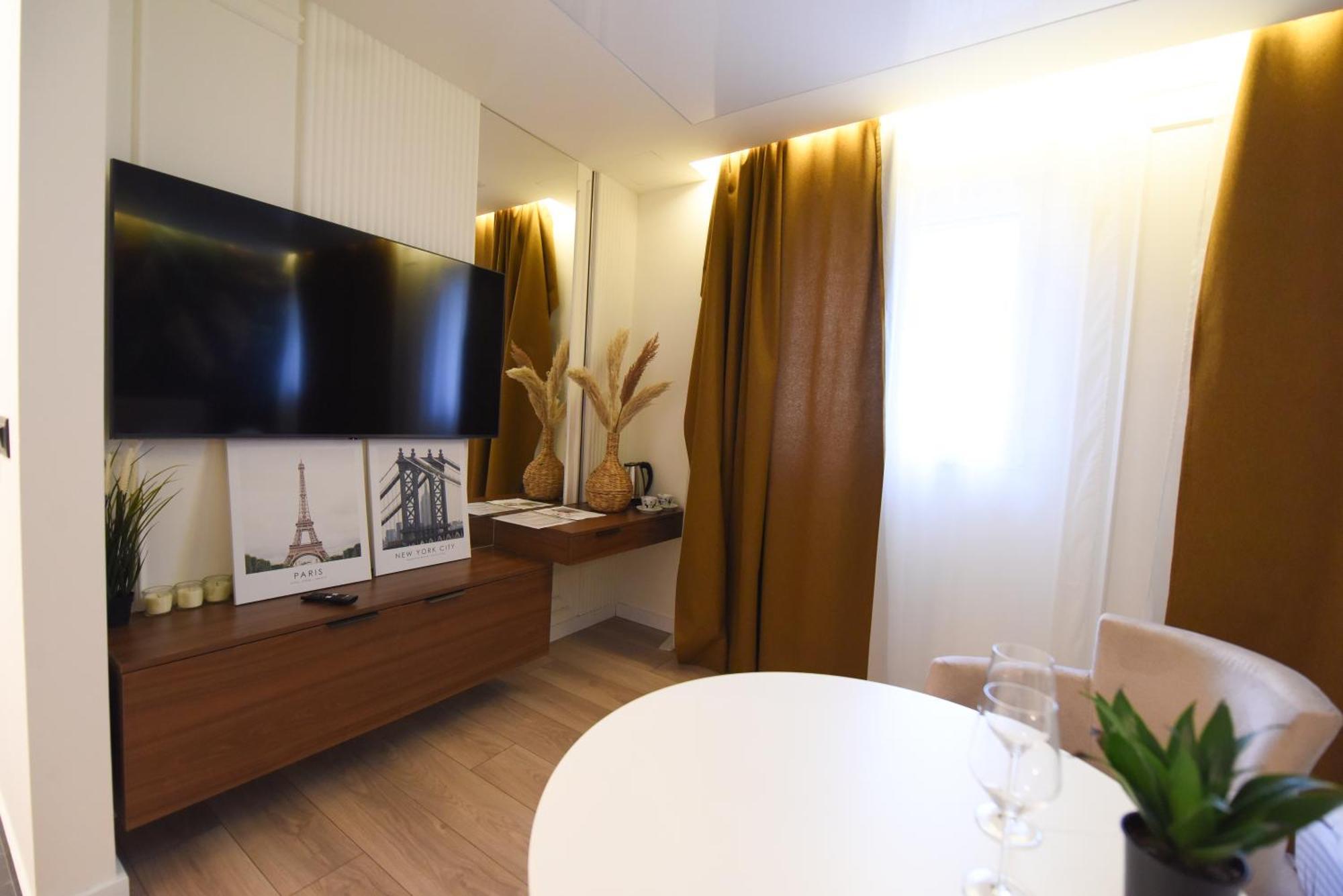 Hotel Iva Old Town 4*